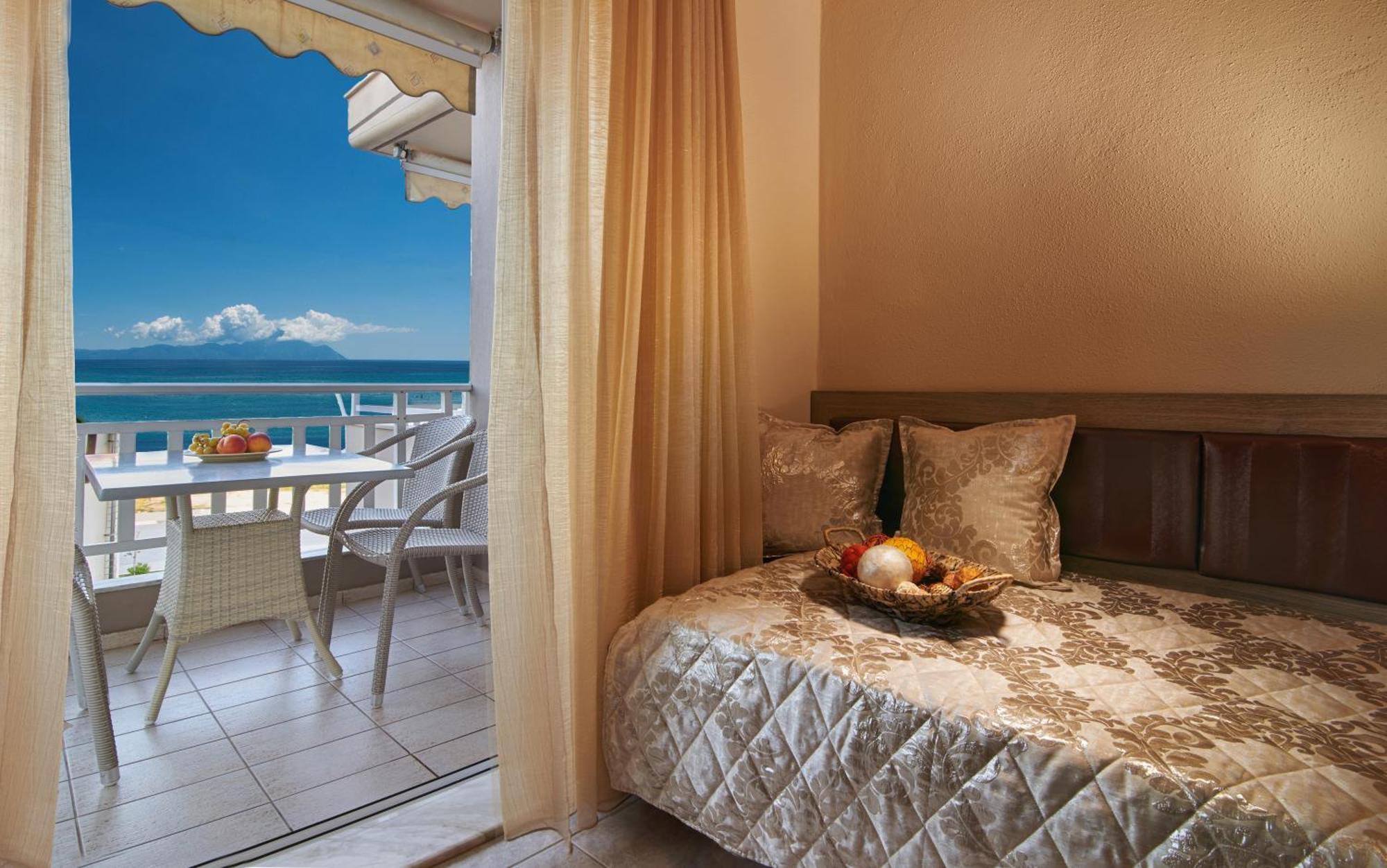 Hotel Sarti Beach الغرفة الصورة
