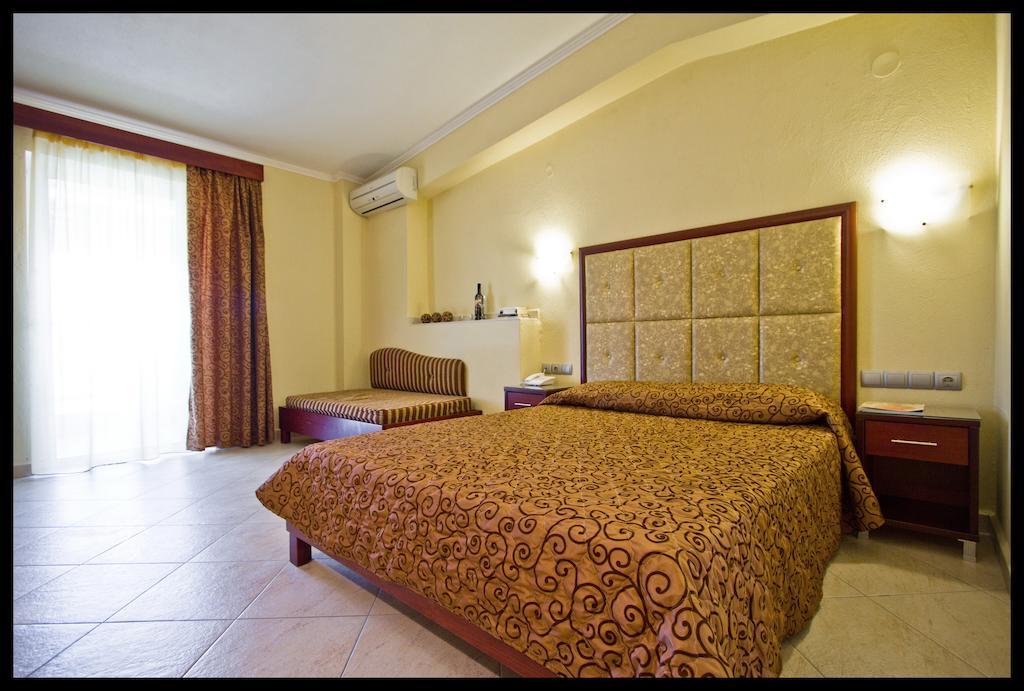 Hotel Sarti Beach الغرفة الصورة