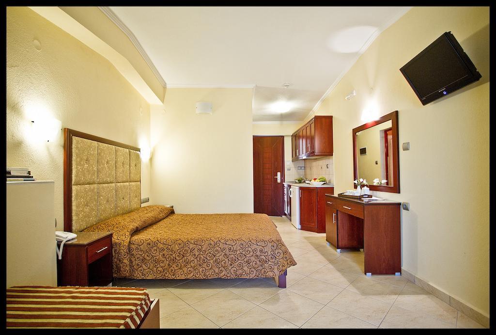 Hotel Sarti Beach الغرفة الصورة